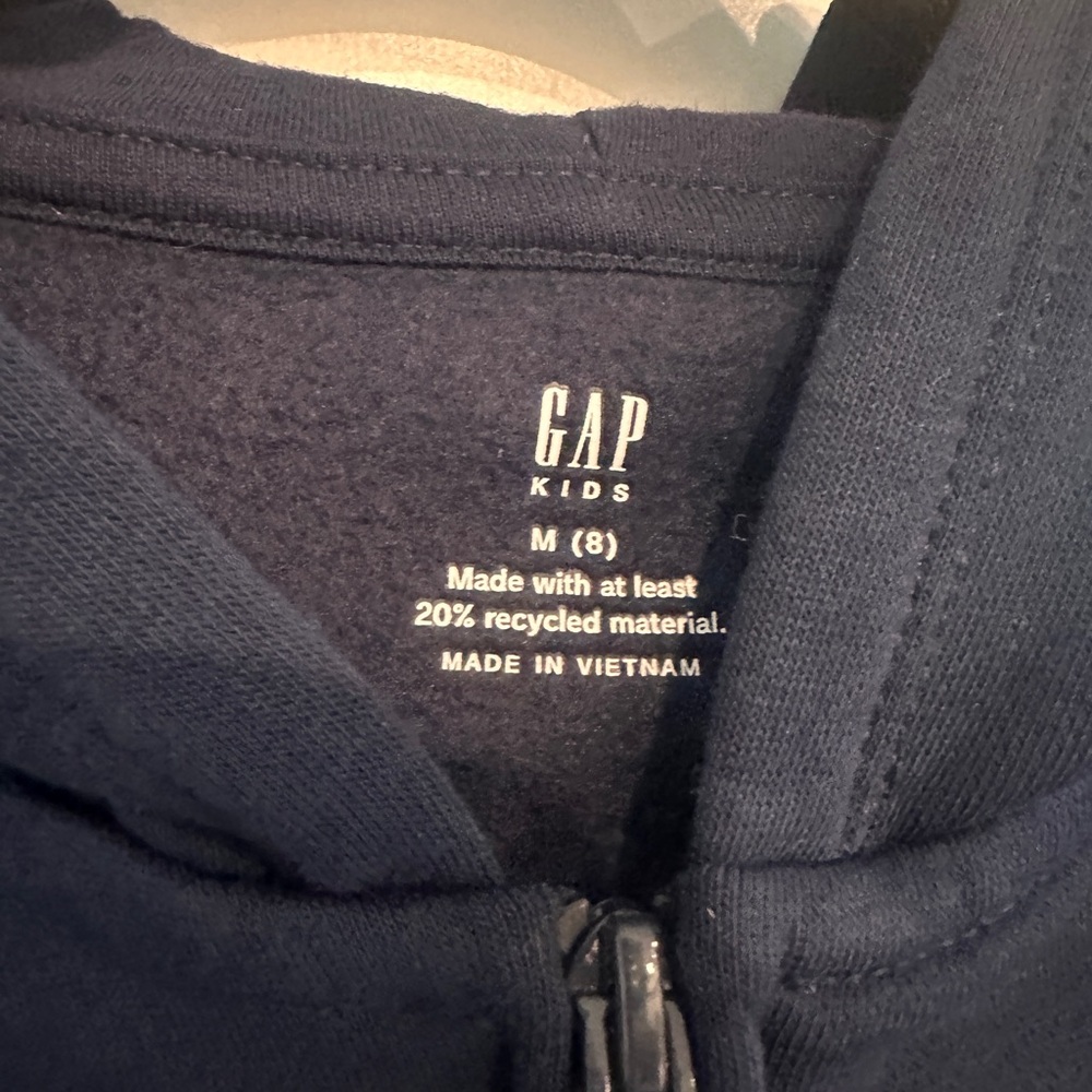 NWT Kids youth GAP zip up hoodie Size 8 - Picture 2 of 3